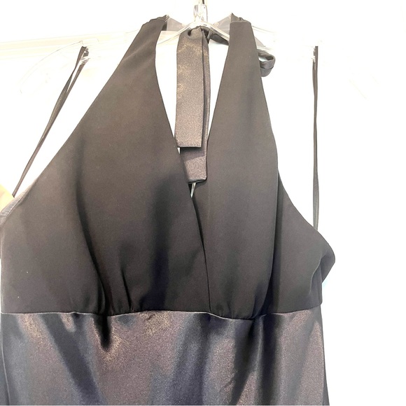 Jones Wear Black V-Neck Halter Cocktail Dress - size 10 - Picture 7 of 8